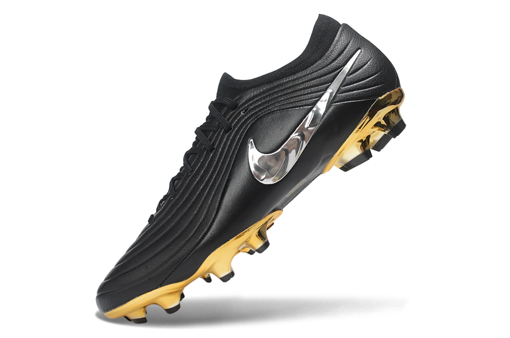 Chuteira Nike Tiempo Preta e Dourada Campo