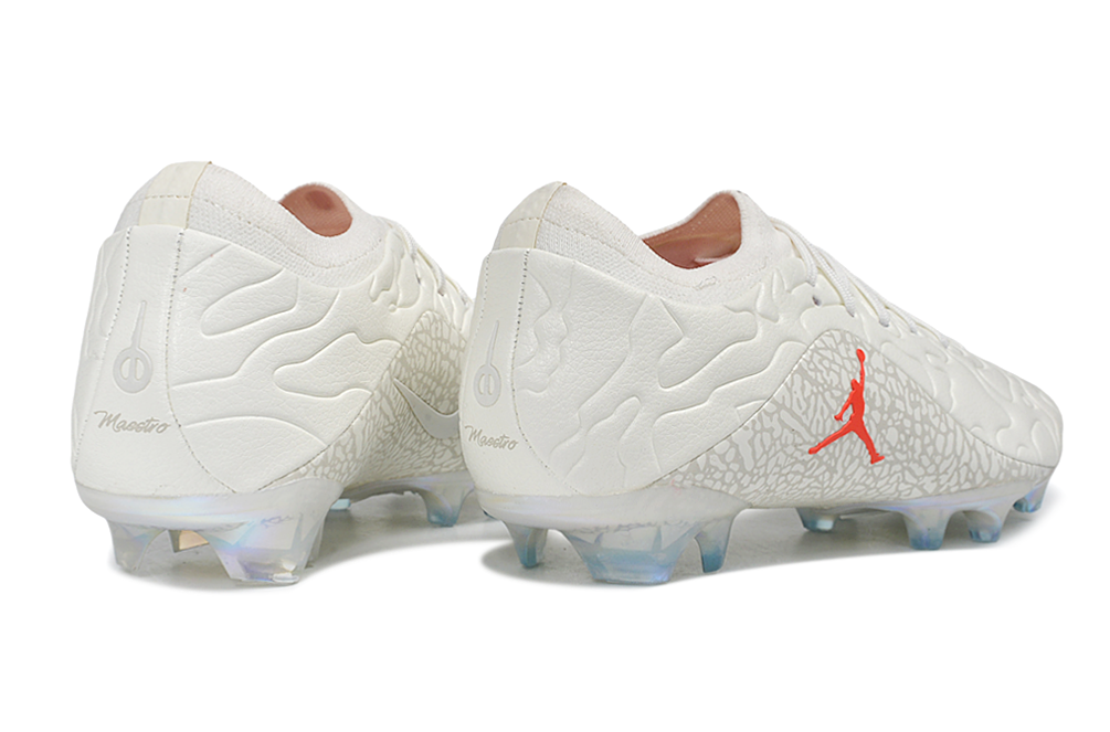 Chuteira Nike Tiempo x Jordan Branca Campo