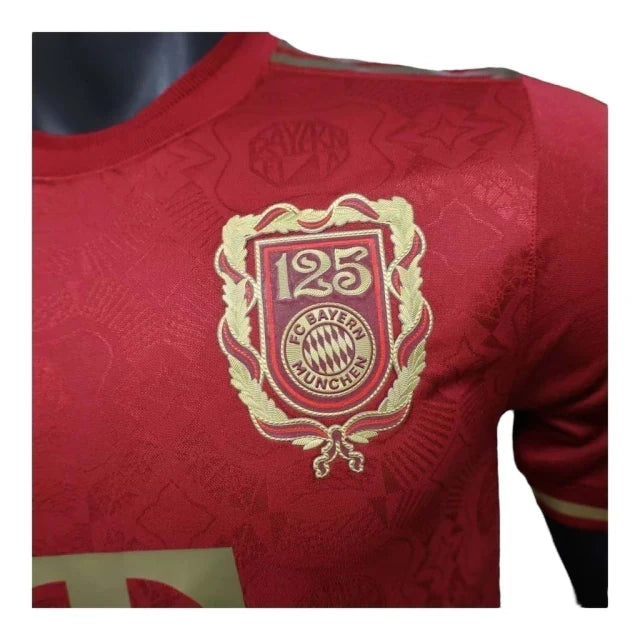 Camisa Bayern de Munique Edição especial Aniversário de 125 anos 25/26 - Jogador Adidas Masculina - Vinho com detalhes em dourado